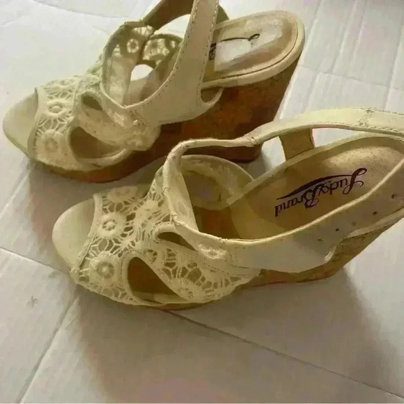 Lucky Brand Women’s Cork Wedge Heels Size 7 - Picture 2 of 5